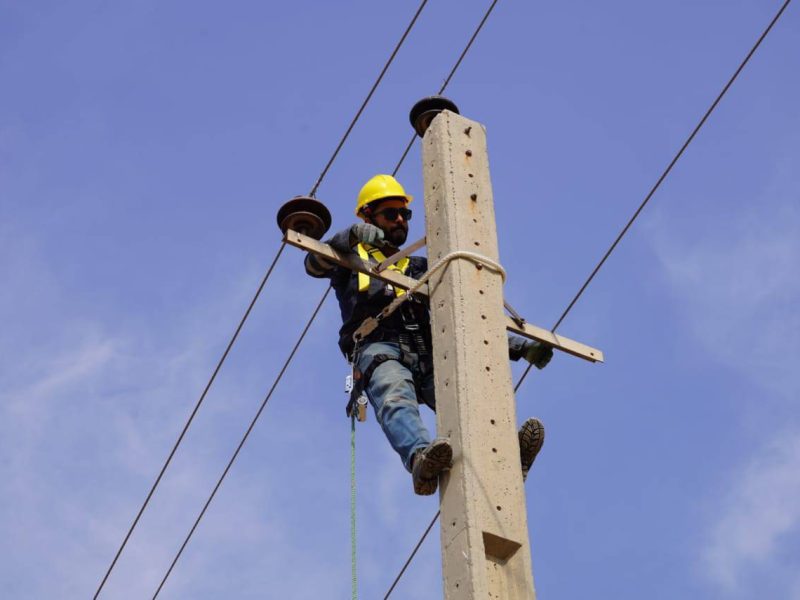 کمربندهای ایمنی تمام‌بدن(هارنس) ایمنی سیمبانان را به صد درصد می‌رساند