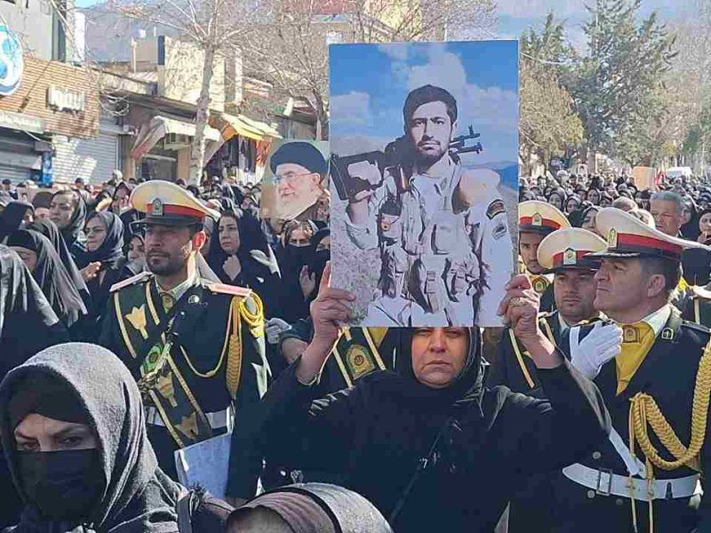 گزارش تصویری/پیکر ۲۲ مرزبان شهید و حاج عبدالکریم علی‌نظری در ایلام تشییع شد 