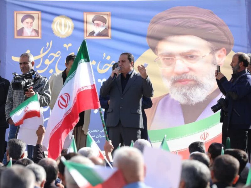 گزارش تصویری/مردم ایلام با مقام عظمای ولایت آیت‌الله سیدمجتبی خامنه‌ای بیعت کردند