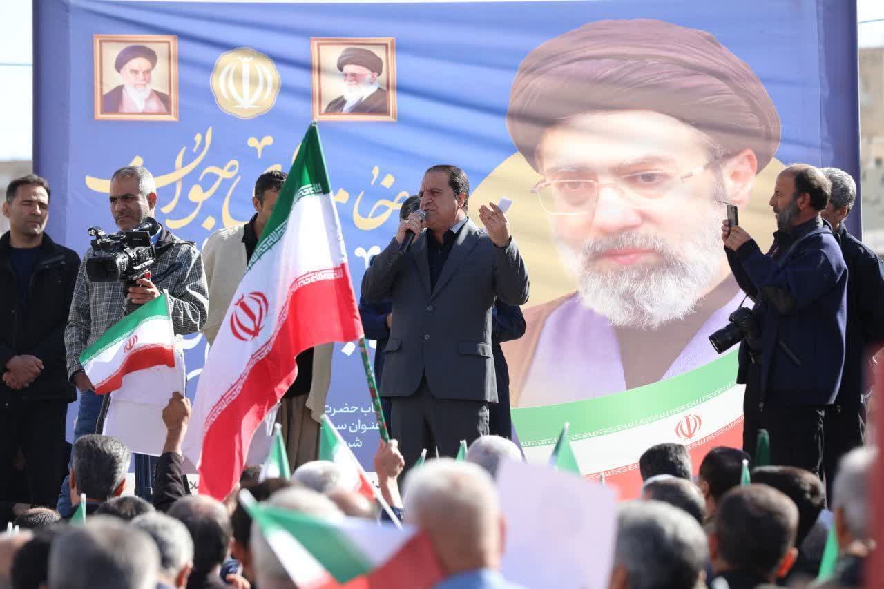 گزارش تصویری/مردم ایلام با مقام عظمای ولایت آیت‌الله سیدمجتبی خامنه‌ای بیعت کردند
