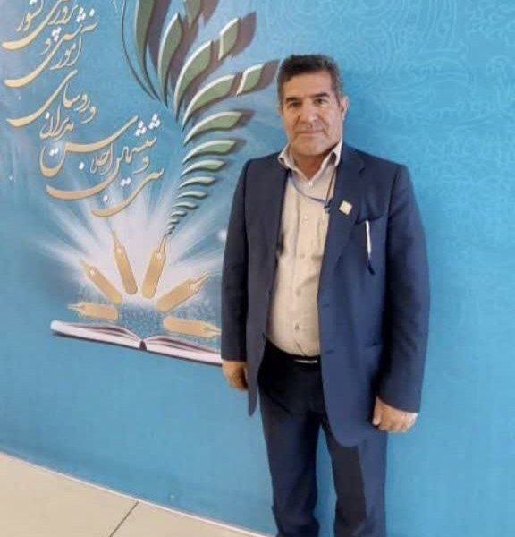 نذر یک‌ساله حقوق معلم ایلامی برای تقویت توان دفاعی کشور