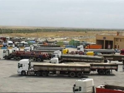 از مرز مهران روزانه بین ۵۰۰ تا ۷۰۰ کامیون کالا صادر می شود