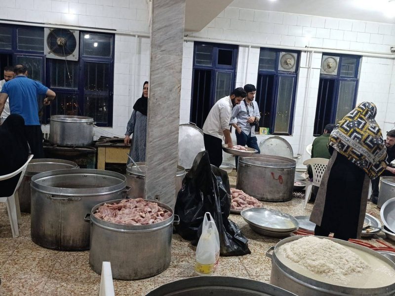 توزیع ۴۳۰۰ پرس غذای گرم در شهر ایلام به مناسبت عید سعید غدیر